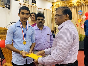3 GA prize for university entrance